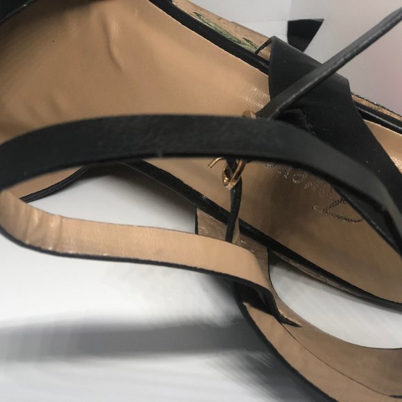 Black Leather strap  Flower Embroidery Print Cork Wedge Like New - Picture 11 of 13